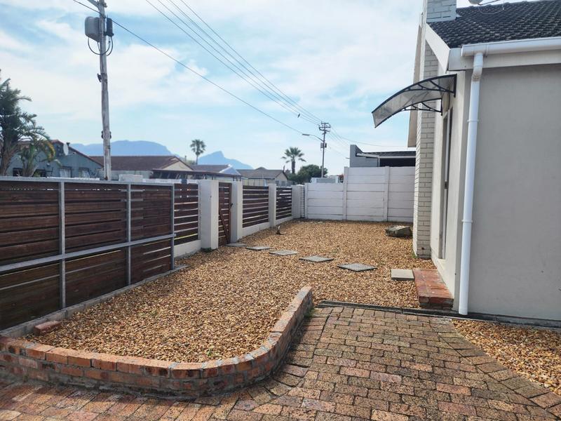 4 Bedroom Property for Sale in Southfield Western Cape